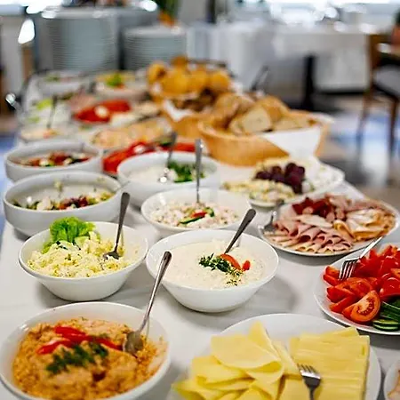 Sloneczne Wzgorze Курортный комплекс Тарнув